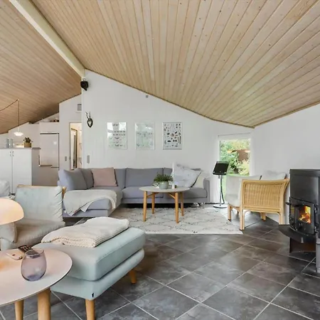 Holiday home M337-vaeggerlose-skovlystvej-52 Boto By