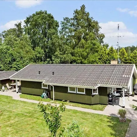 M337-vaeggerlose-skovlystvej-52 * Boto By